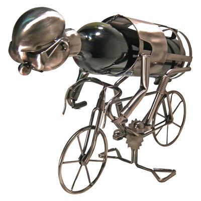 Figure métal. vélo course avec vin