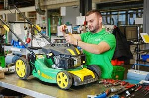 Download Bild - Rasenmäher Service 2025